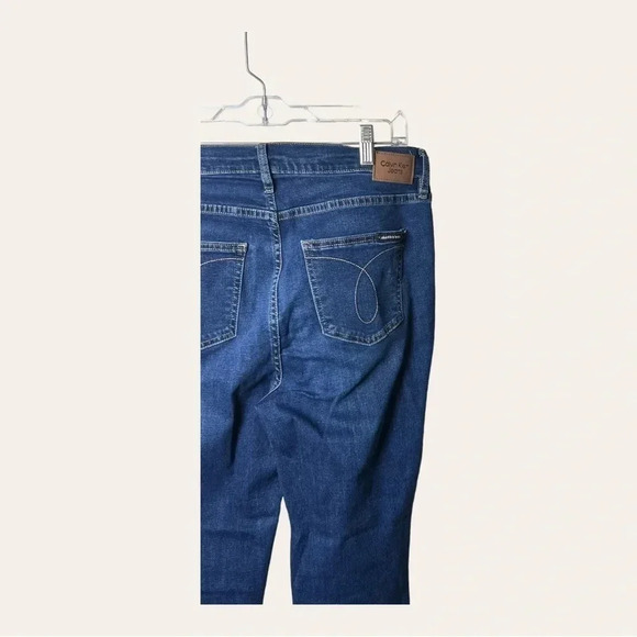 0373. CALVIN KLEIN HIGH RISE SKINNY JEANS MEDIUM WASH BLUE IN COLOR SIZE 12 - Picture 8 of 9